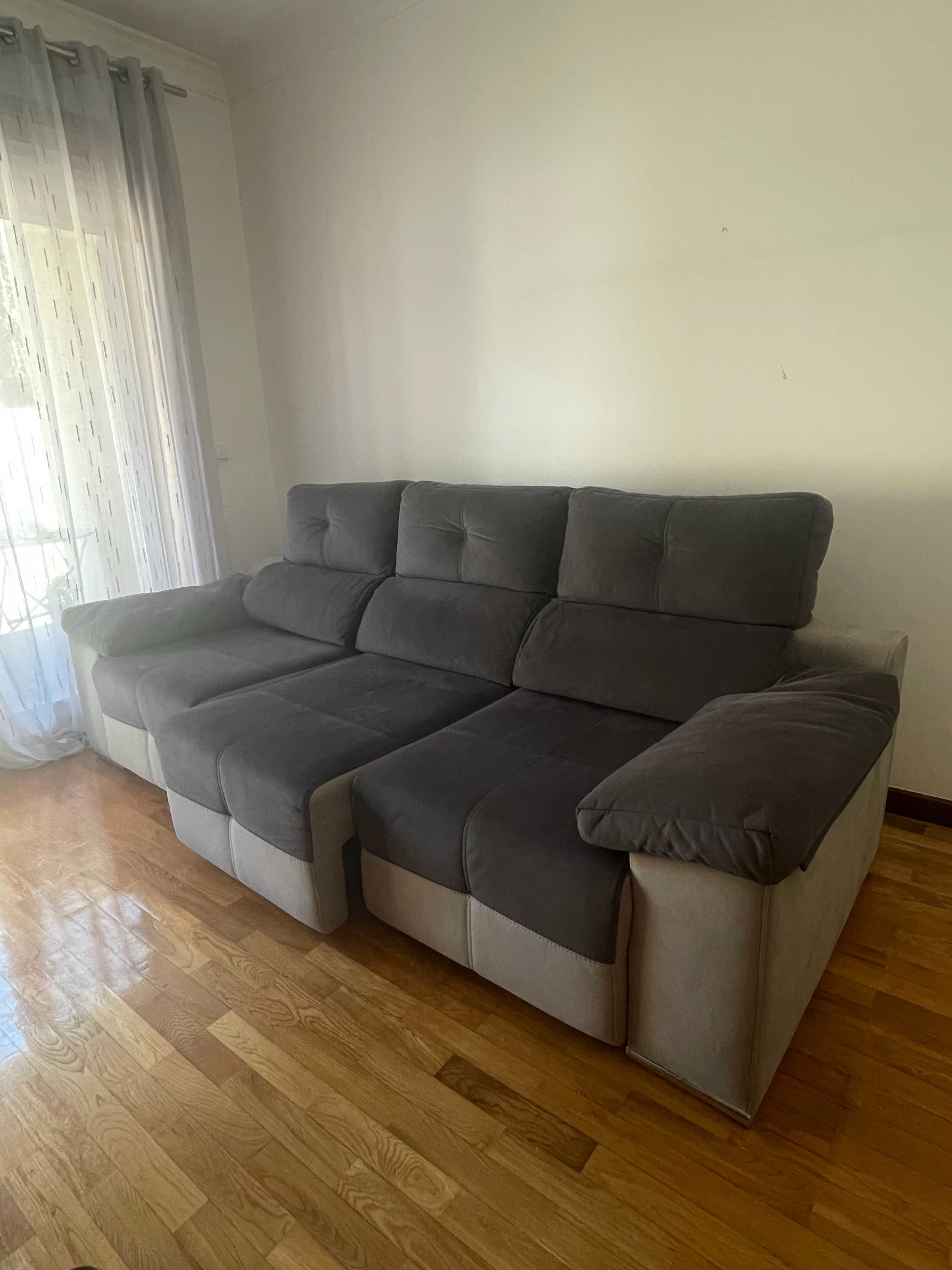 Sofá de 3/4 lugares com chaise longe