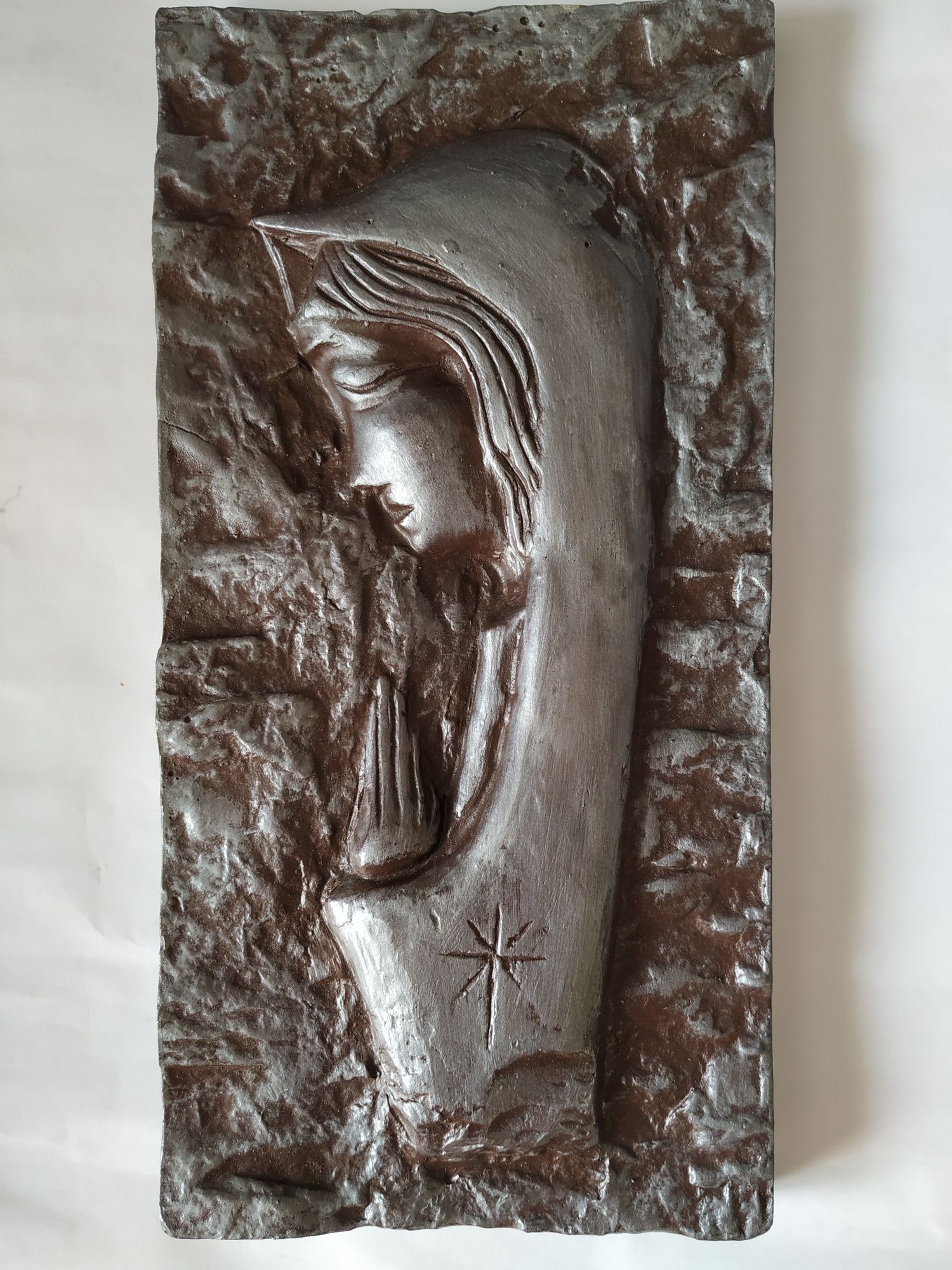Ceramiczna płaskorzeźba do zawieszenia