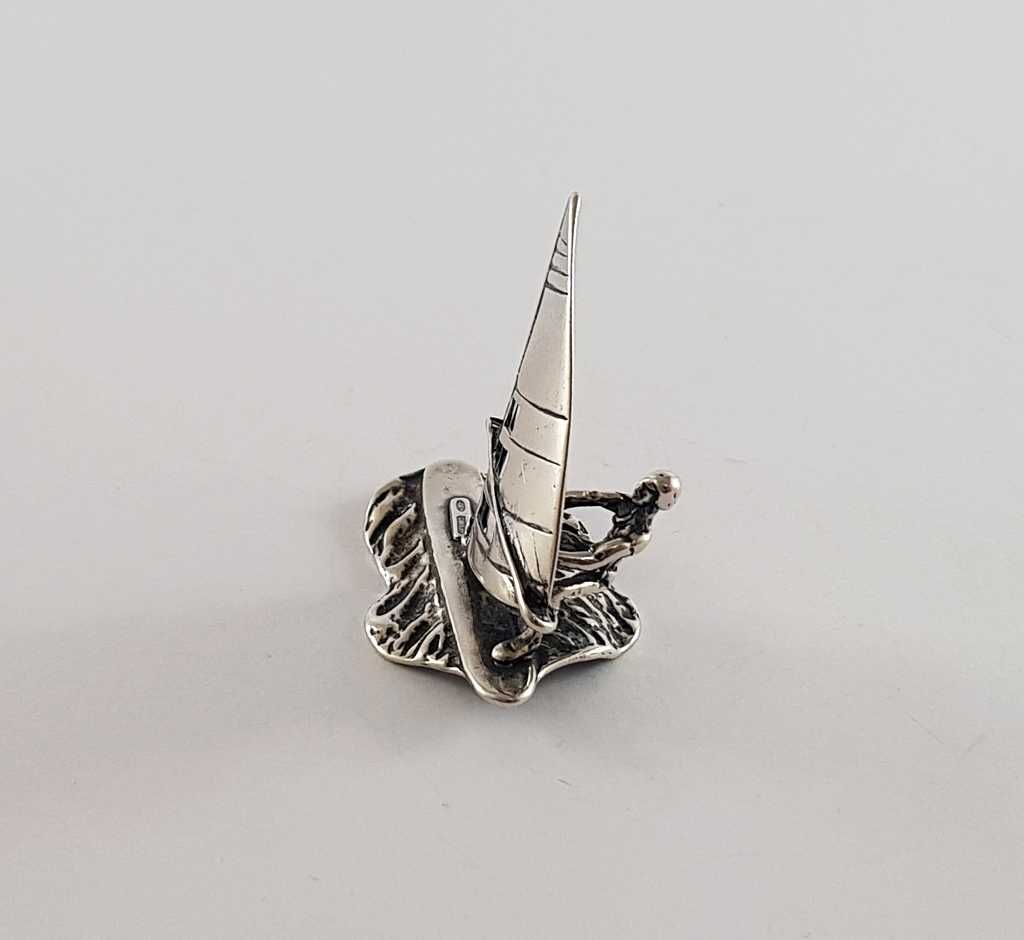 Srebrna Figura Windsurfing z zawodnikiem