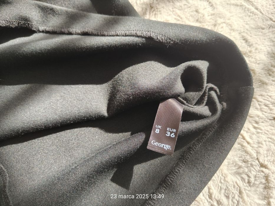 Czarna dopasowana  sukienka