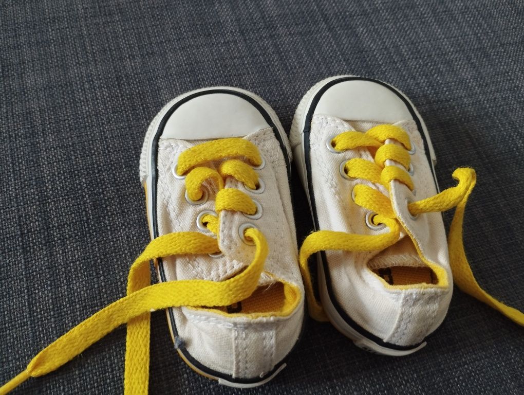 Buty niemowlęce Converse rozmiar 18