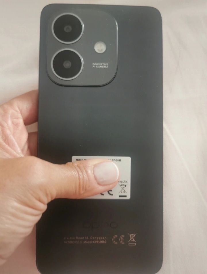 Vendo OPPO a40 em bom estado com garantia