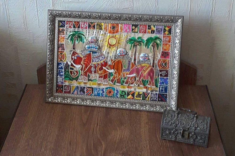 Декор-панно "Красный караван. Три слона"