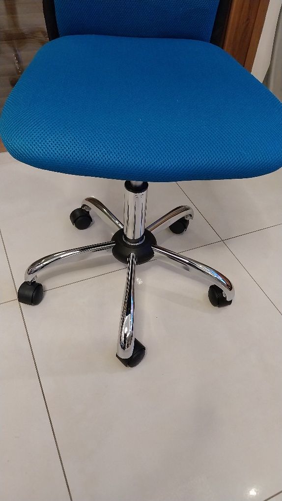 Krzesło dziecięce obrotowe regulowane
