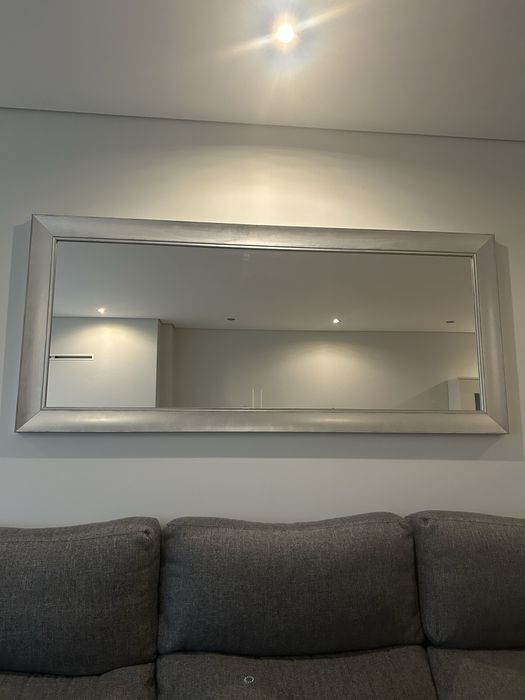 Espelho com moldura prateada 1.80m x 0,80m