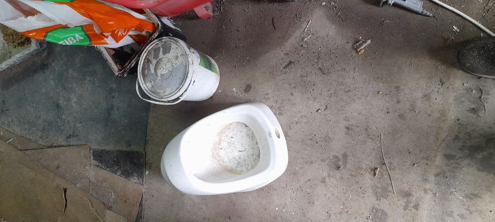 Urinol da roca como novo