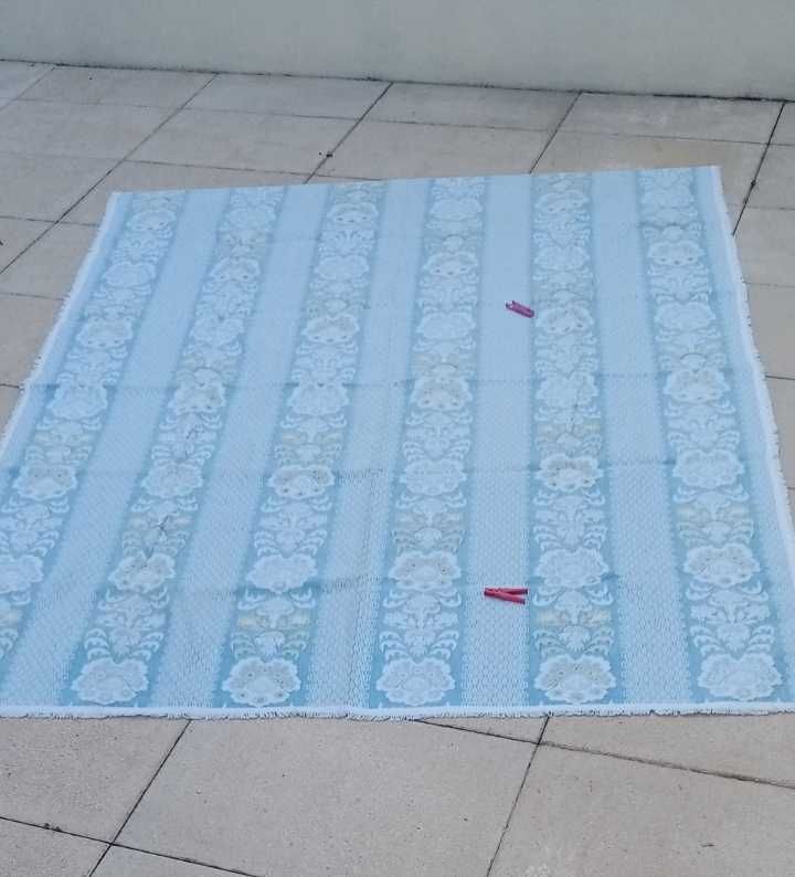 Toalhas de renda e colchas