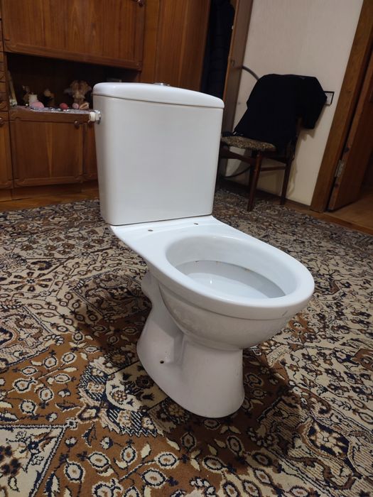 Продам унітаз Cersanit церсаніт