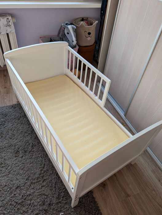 Łóżko dziecięce białe