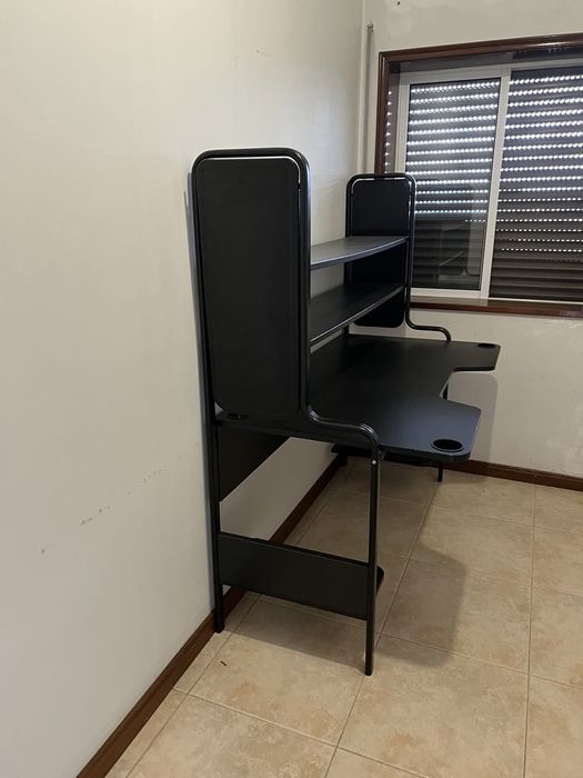 Secretaria IKEA - Fredde p/gaming em Preto