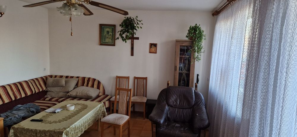 Do sprzedania dom połowa bliźniaka ok 110m   do remontu