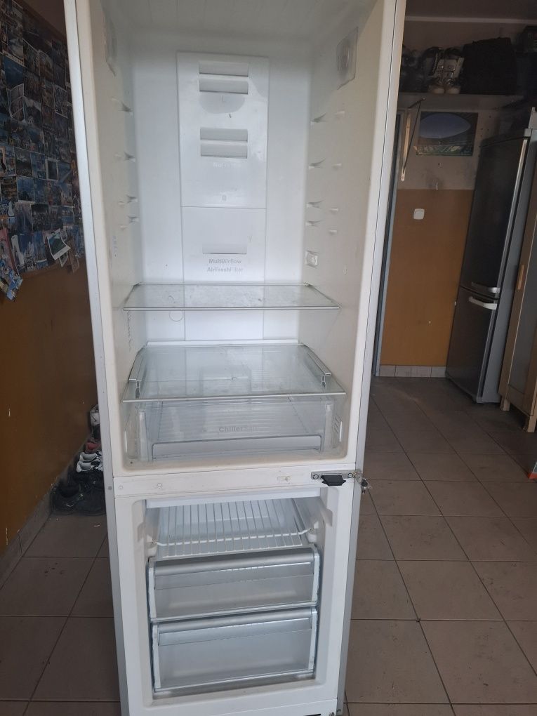 Bosch części lodówka czerwone drzwi