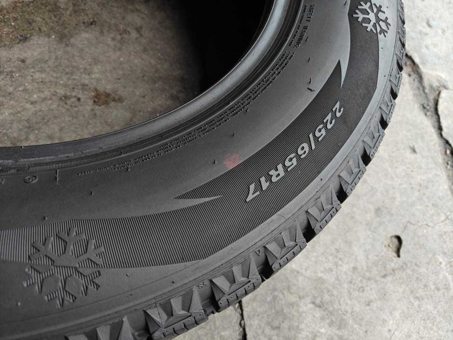2шт R17 225 65 зимові шини Nexen  Roadstone Winguard WinSpike