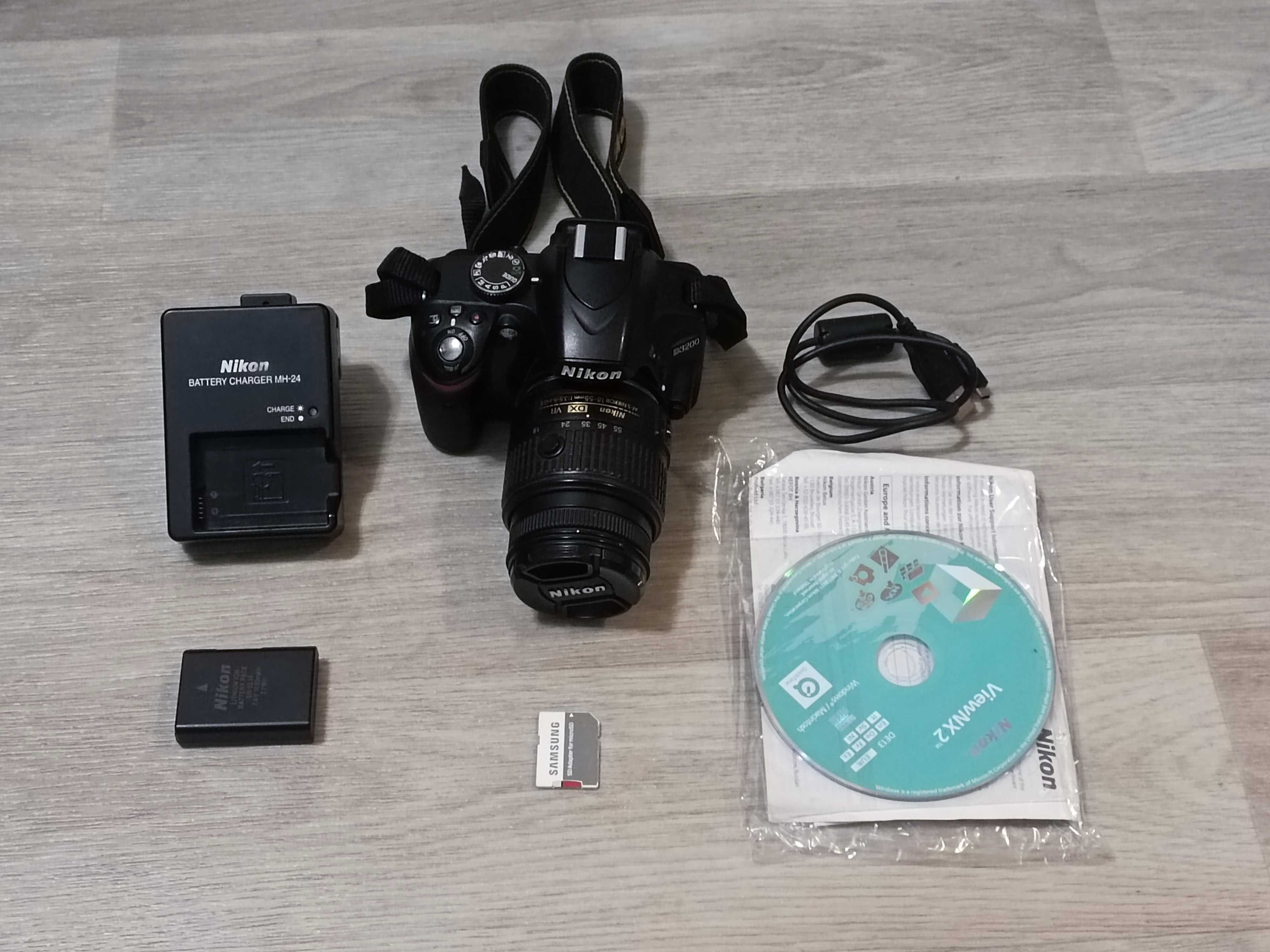 Дзеркальний фотоапарат Nikon D3200 kit 18-55