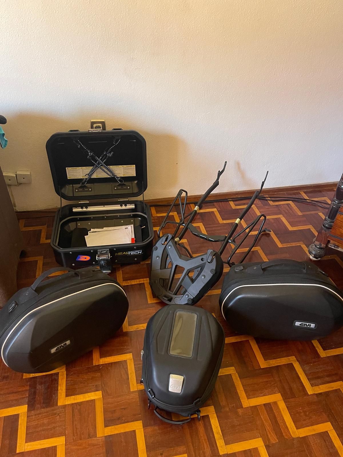 Baú /mala para cb 1000
