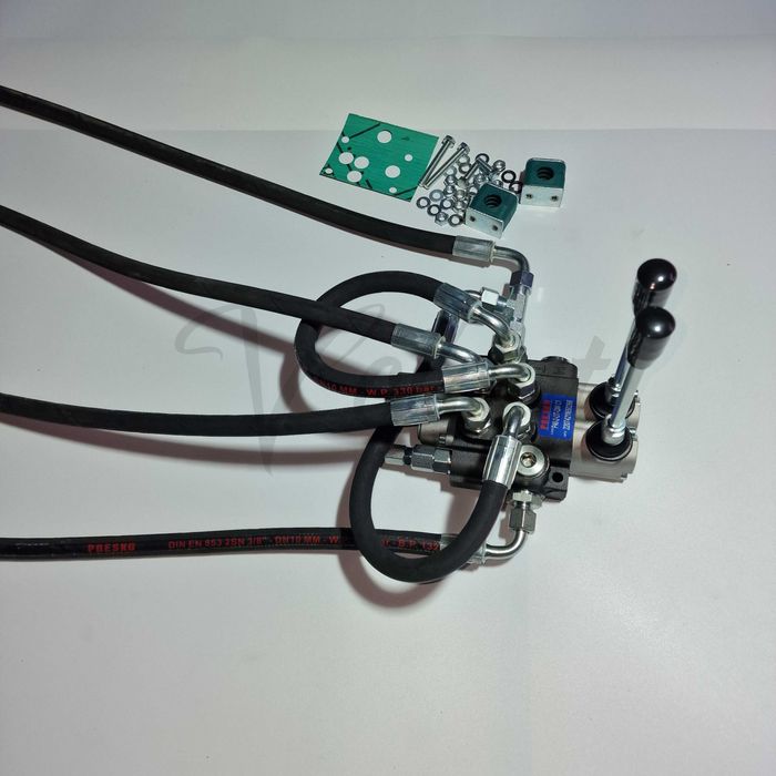 Rozdzielacz Zewnętrzny 2 Sekcyjny C-330 Hydrauliczny Skręcane Gniazdo