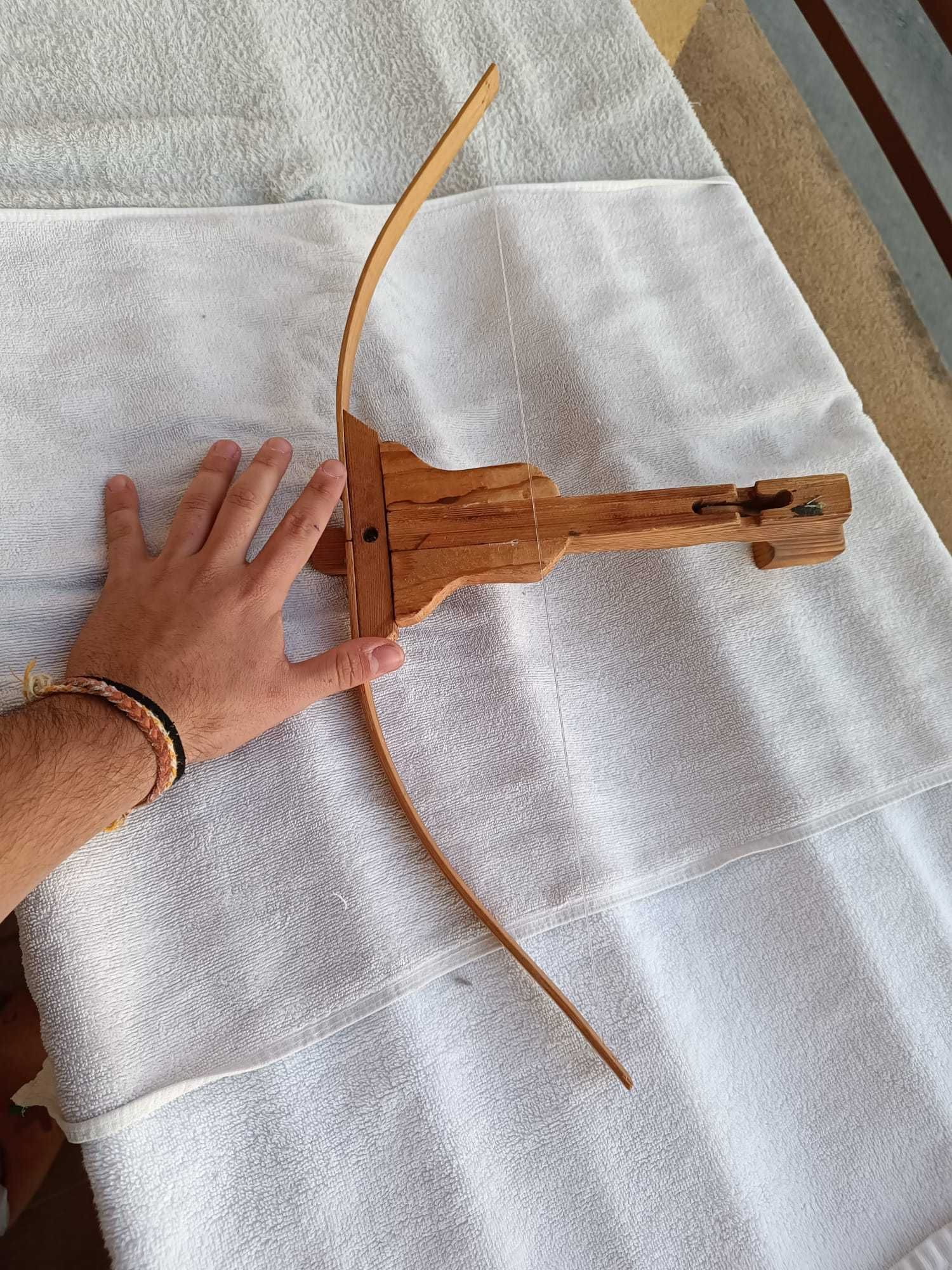 Besta Mediaval - Brinquedo para Crianças