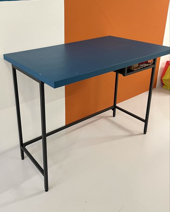 Mesa / secretária em bom estado