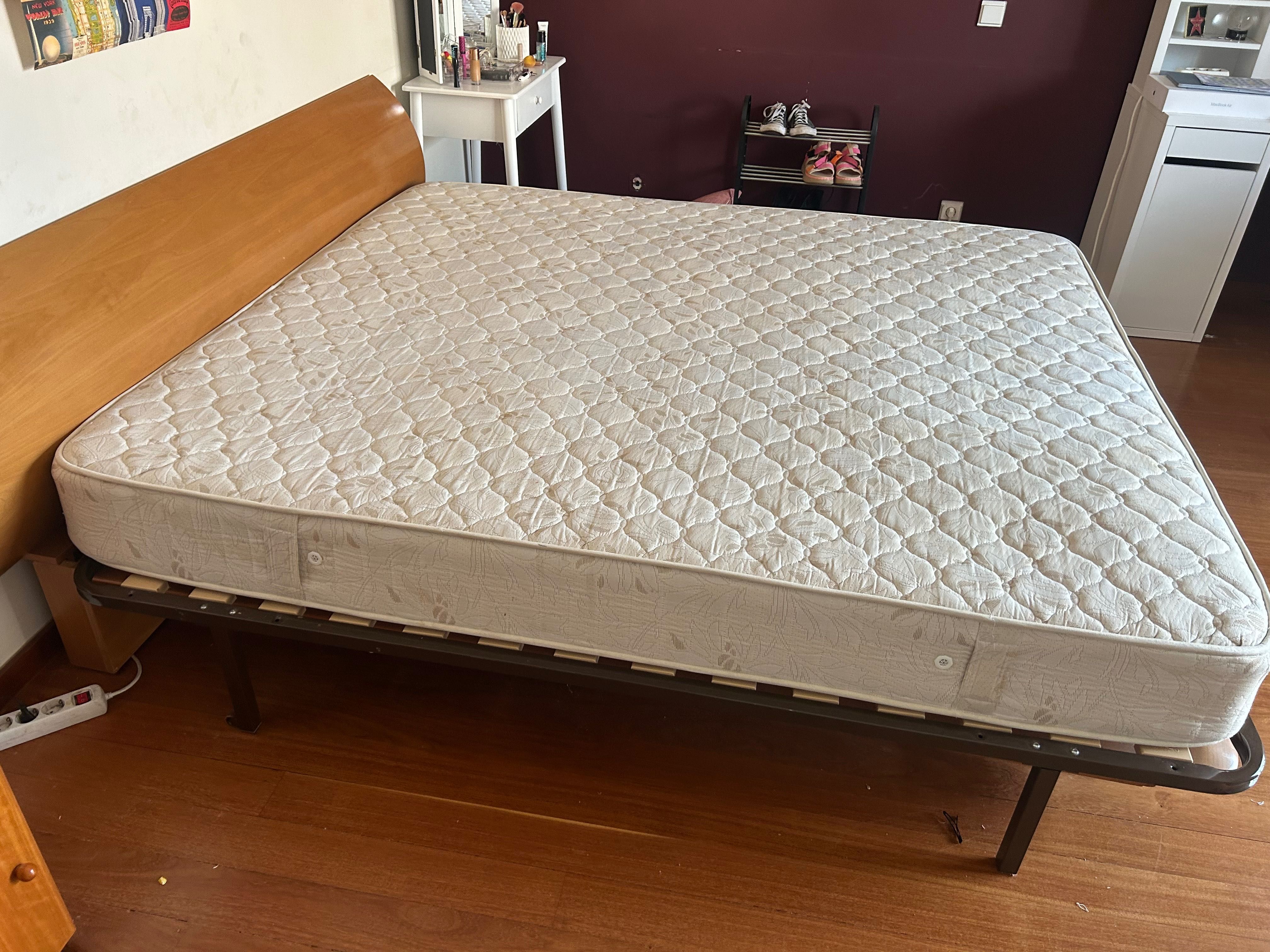 Cama ZAGO Feita a medida de Madeira com Colchão de Molas Ventilado