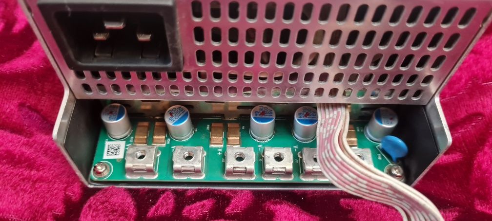 Блок питания Power P21  Работает как часики,обслужен.