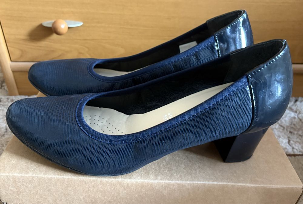 Elegancke buty Bioeco na szerokim obcasie