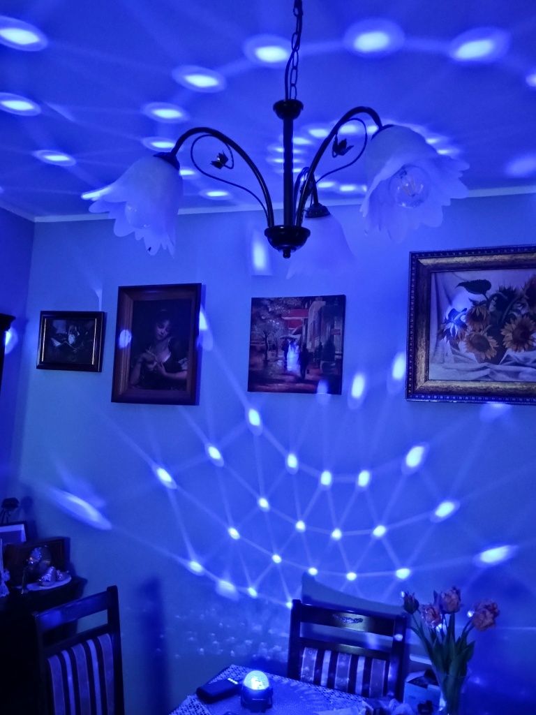 Lampa dyskotekowa na pilota różne programy oświetlenia !!!
