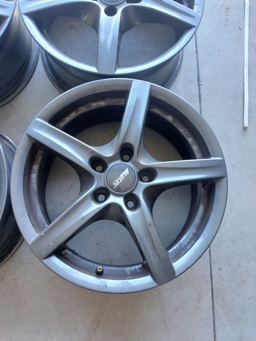 4 jantes r16 Audi A3