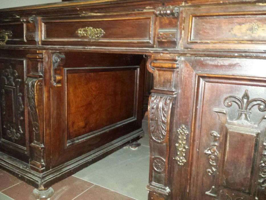 Biurko stare rzeźbione