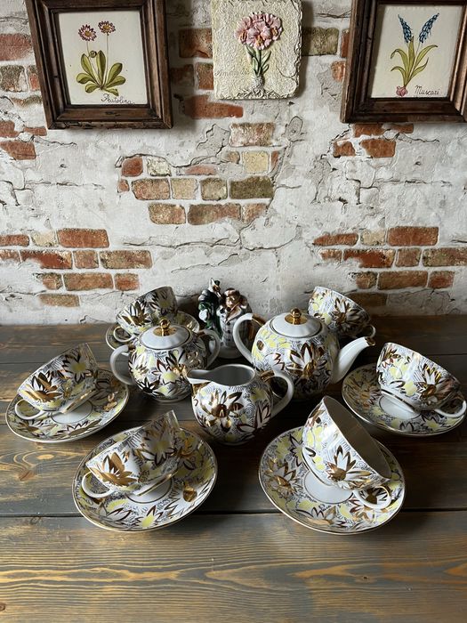 Чайный сервиз «Золотая ромашка» ЛФЗ. СССР.