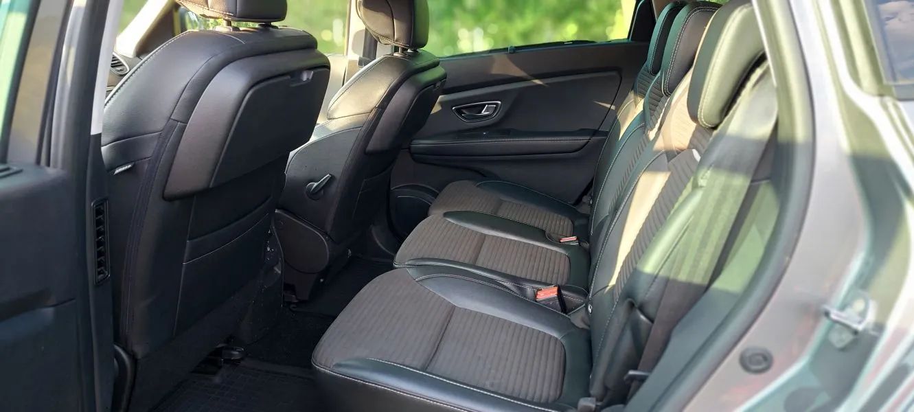 Renault Grand Scenic bogate wyposazenie, automat, 7 osobowy, mały przebieg