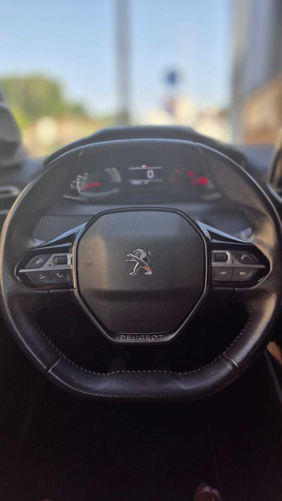 Carro extremamente confortável, seguro e com design moderno