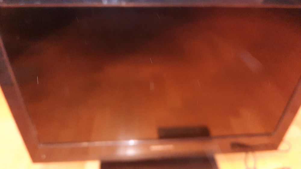 Telewizor LCD  32cale ,,HANNSPREE" sprawny, pilot