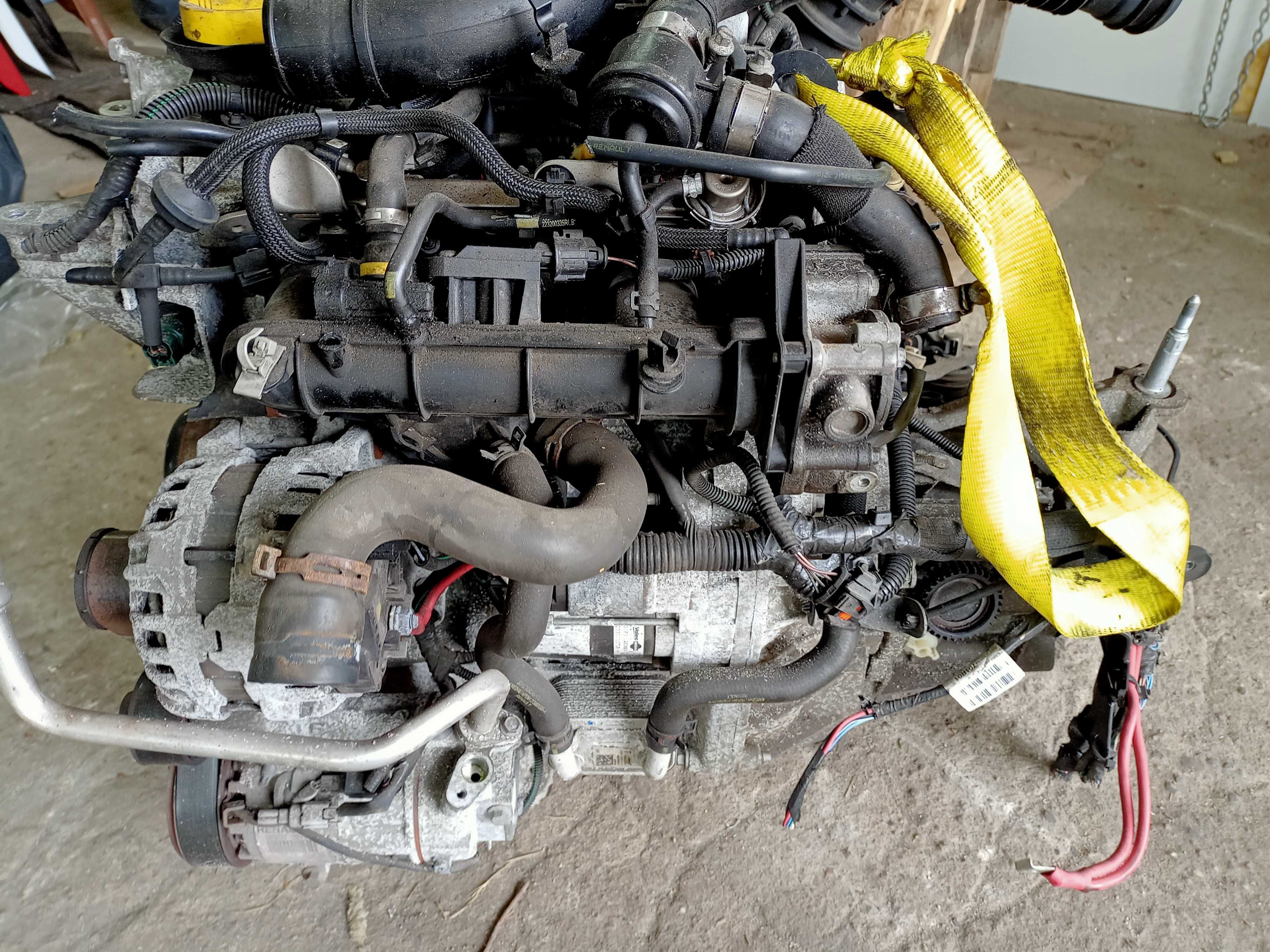 Renault Clio silnik 4 0.9 turbo benzyna H4BA400 kompletny uszkodzony