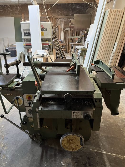 Maquina Universal MIDA