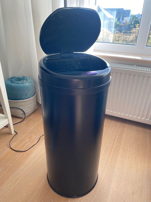 Automatyczny kosz na śmieci Monzana