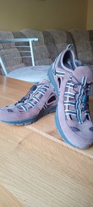 Чоловіче взуття 40 розмір, 25.5 см.