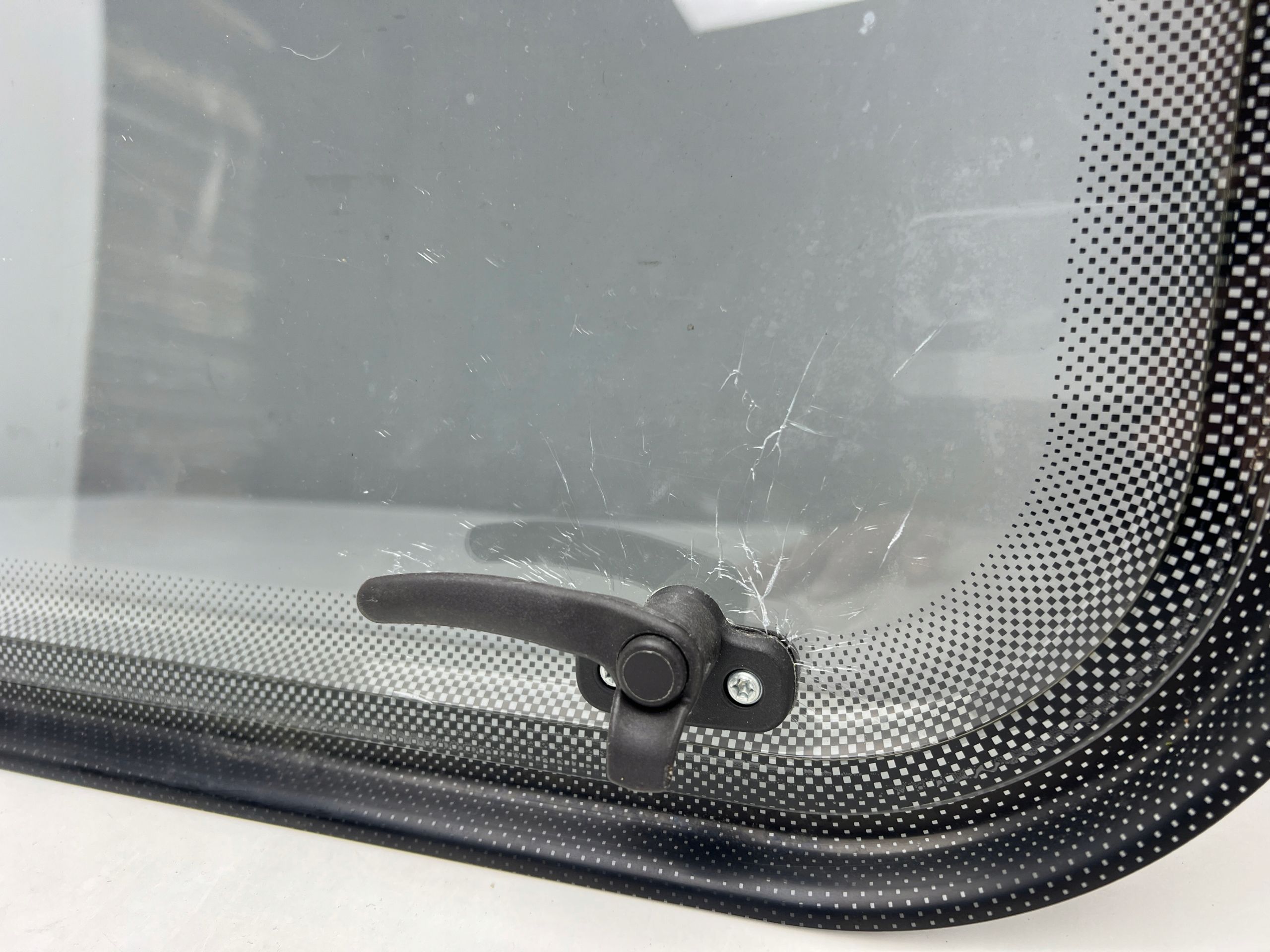 VW Crafter II 7C Camper Dometic Szyba Okno Boczne Uchylne na Zawiasach