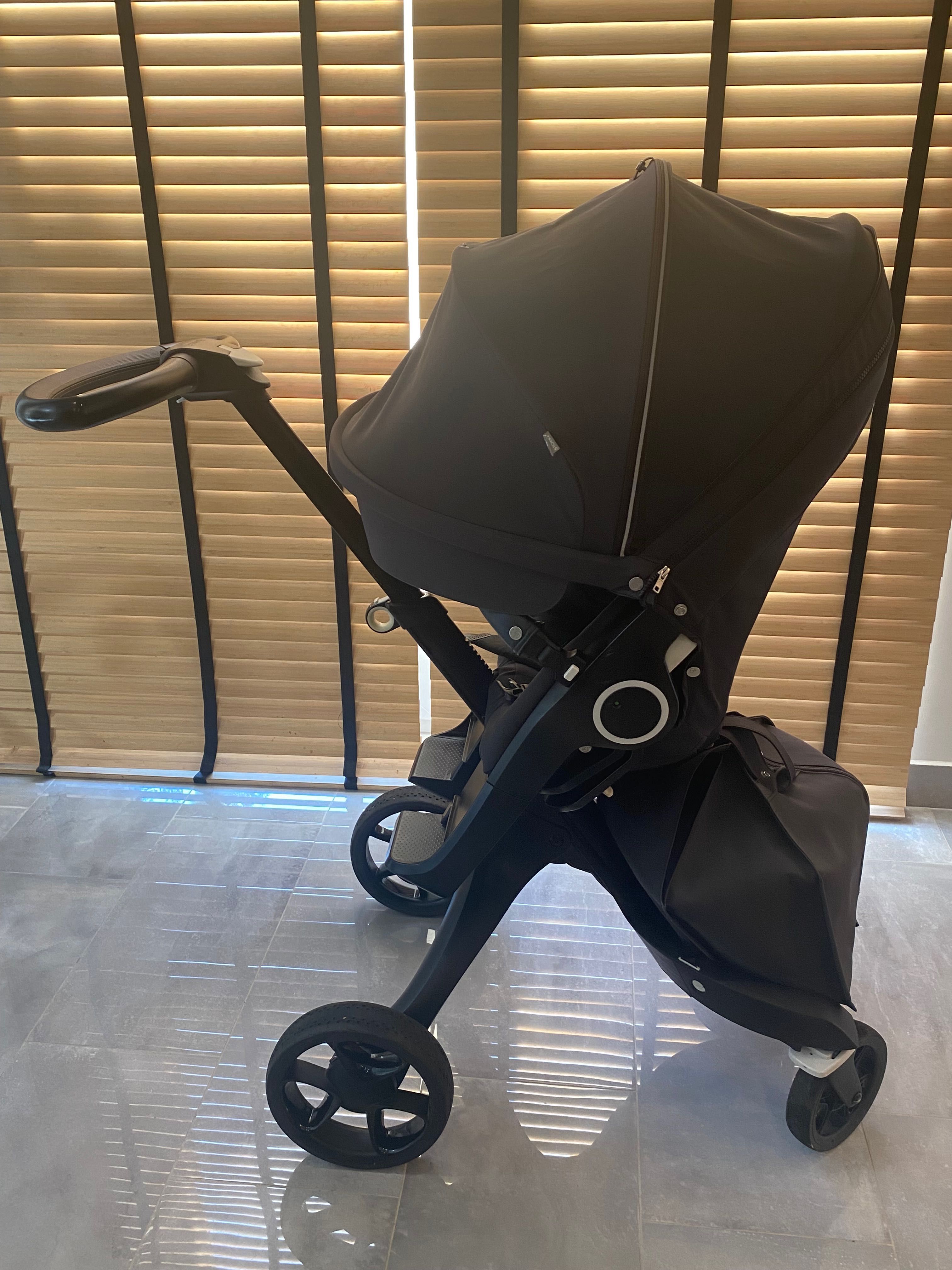 Wózek Stokke Xplory V6 2w1 Deep Black