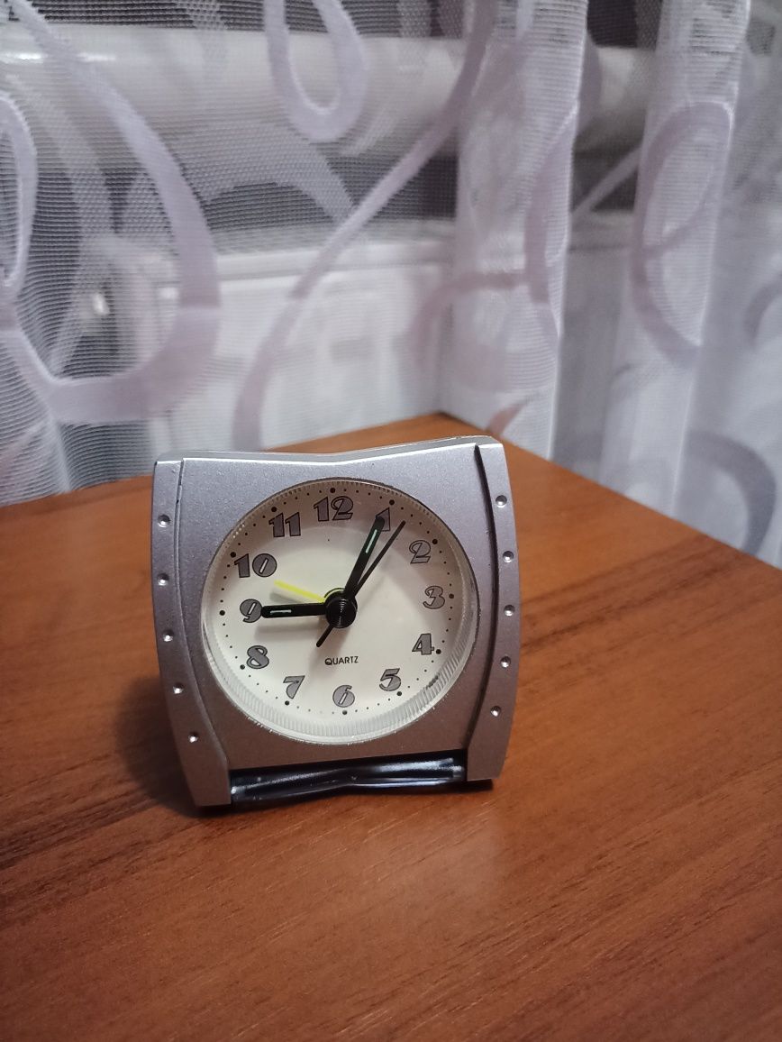 Годинник  будильник настільний з підсвіткою Норвегія
