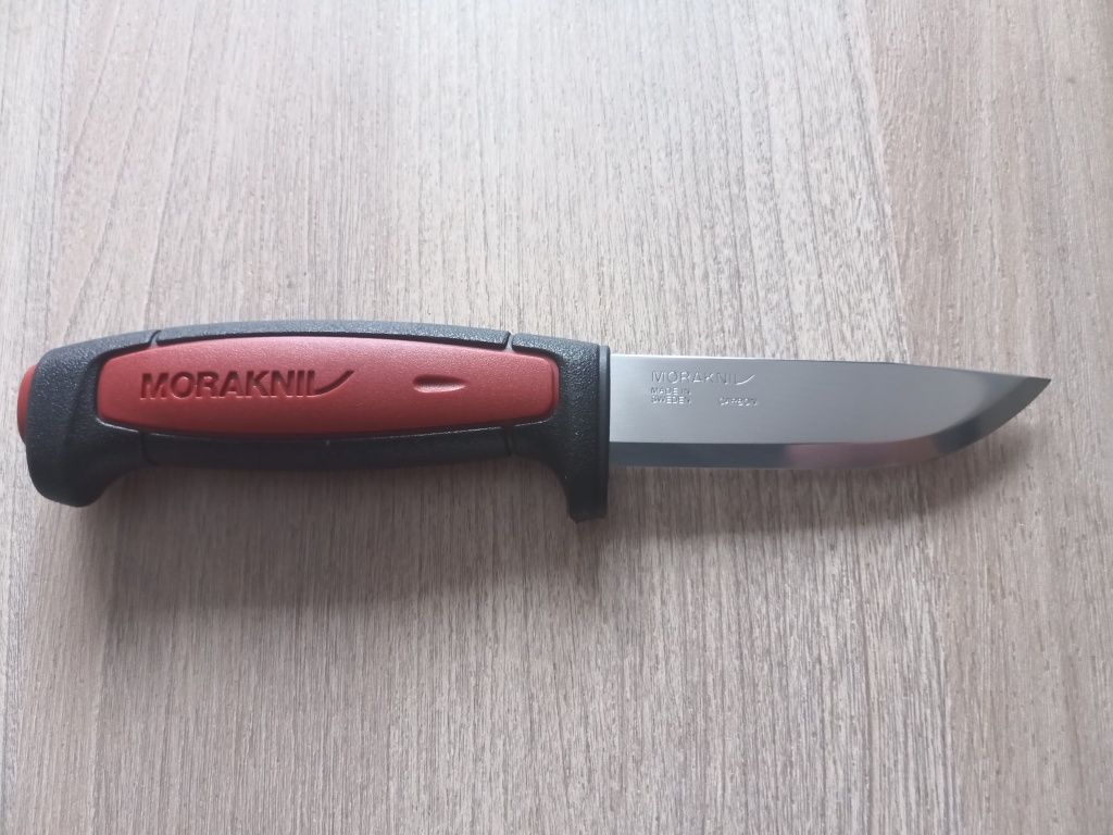 Nóż Morakniv szwedzka stal survival wędkarstwo