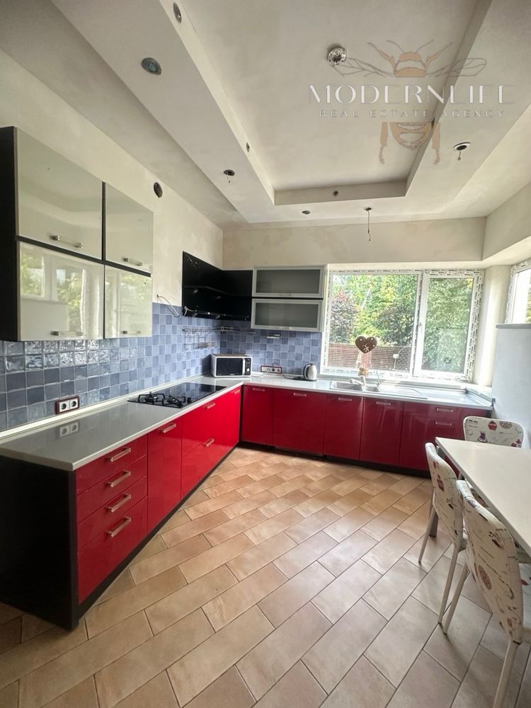 Продаж будинку 290 м² в с. Гатне