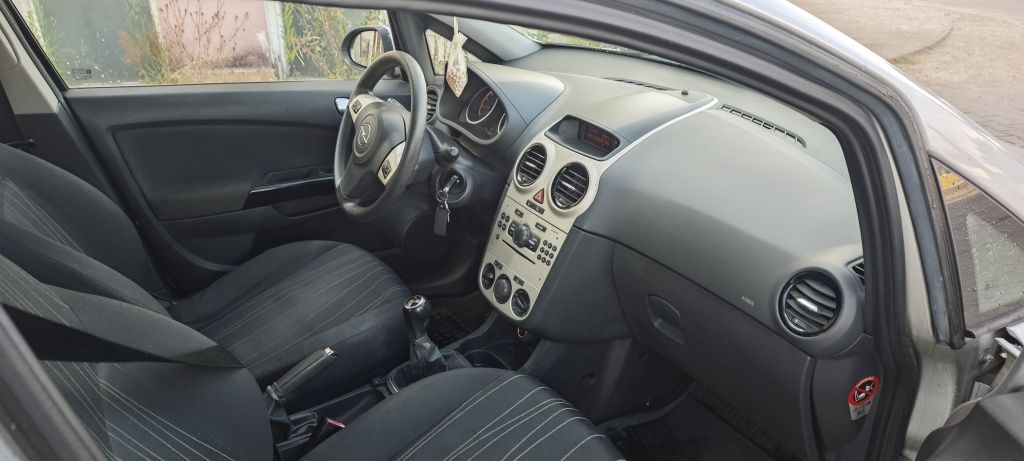 Opla Corsę D 1.2 Benzyna + LPG 2007r – Bogato wyposażona