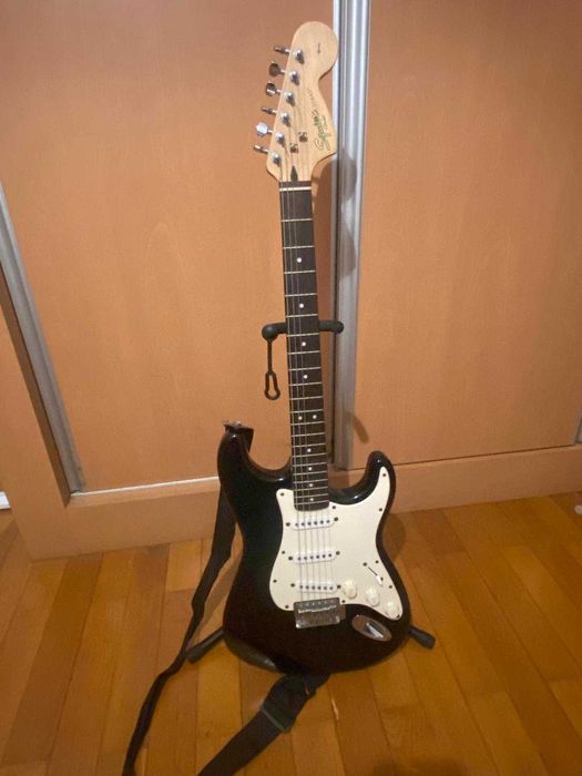 guitarra squier stratocaster