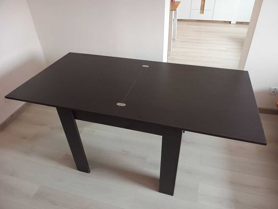 Sprzedam Stół rozkładany z krzesłami