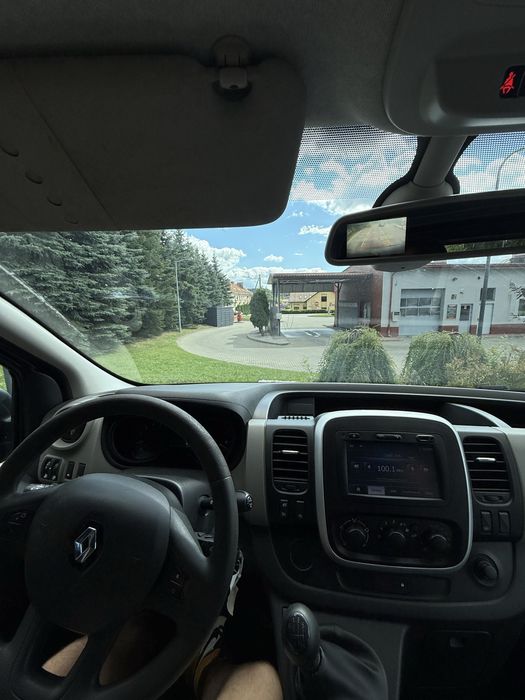 Wynajem busa dostawczego vivaro dlugi. Samochod dostawczy, transport