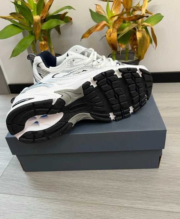 Buty damskie sportowei_New Balance 530_White R.41