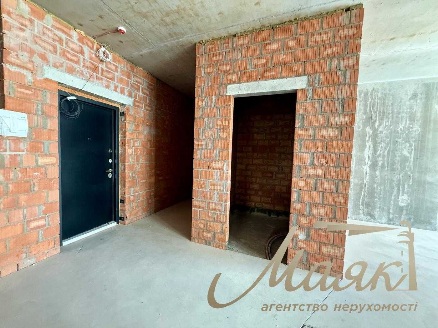 Продаж квартири без ремонту Tetris Hall, басейн на даху, Центр Києва