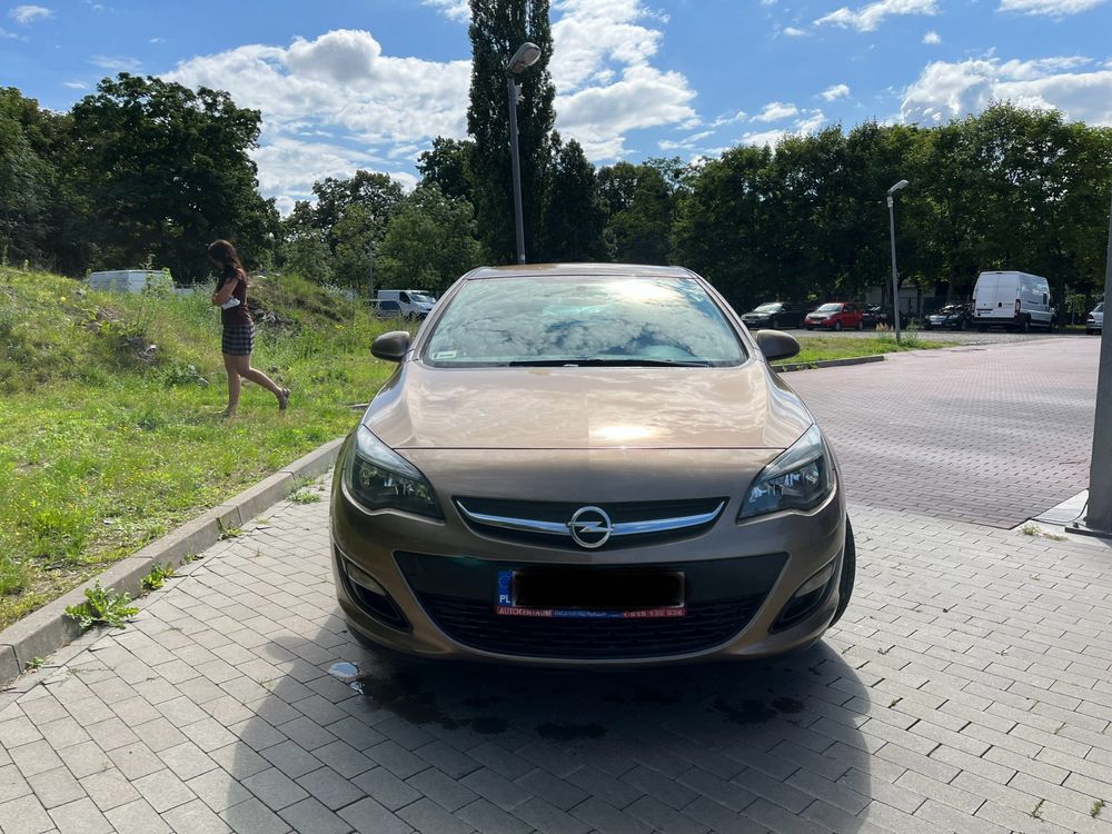 Opel Astra J 2014 benzyna