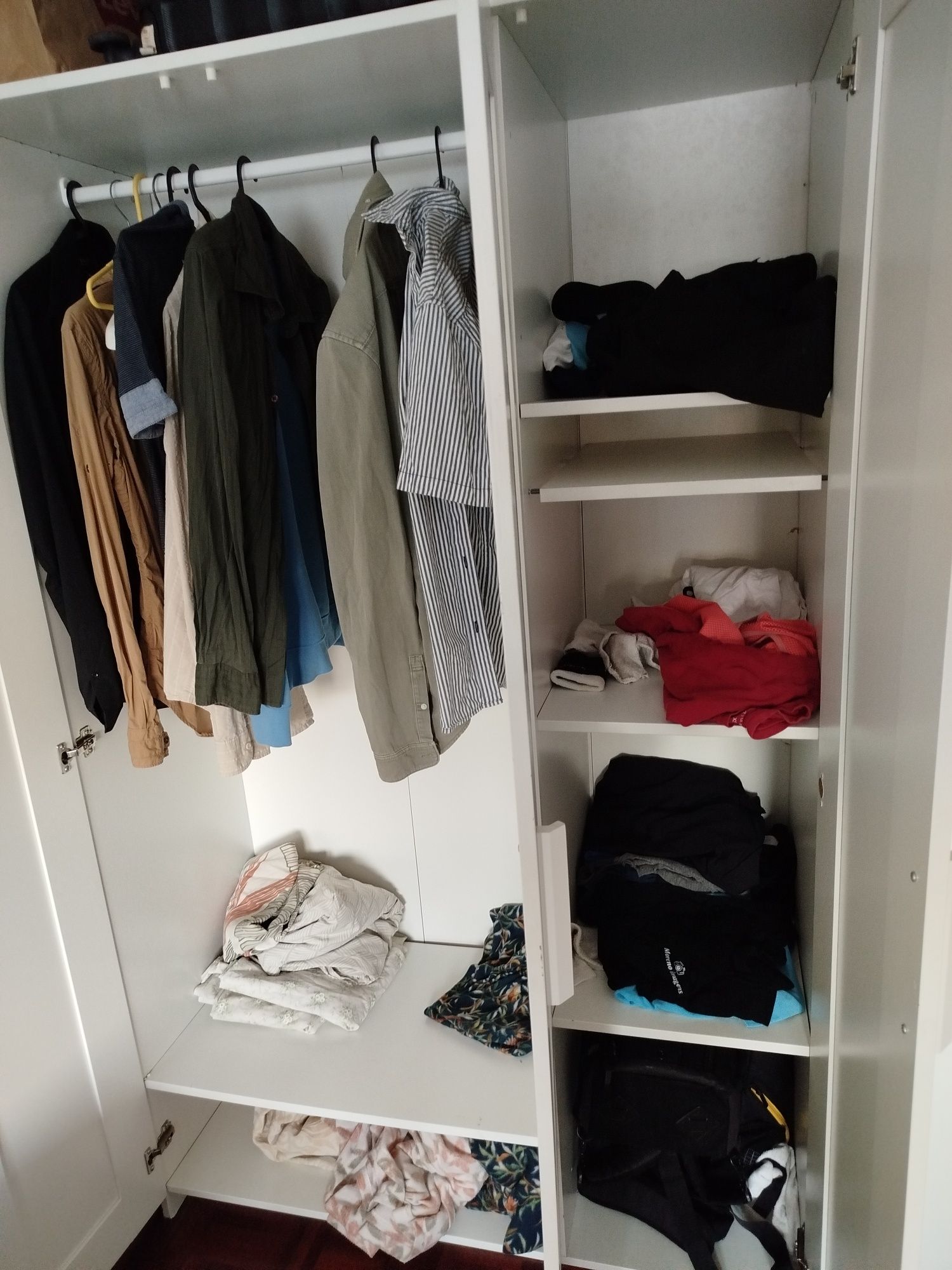 Roupeiro IKEA 50 €