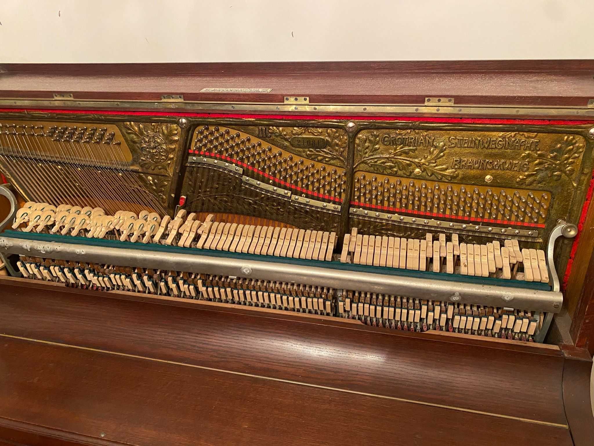 Piano vertical Arte Nova, marca Grotrian-Steinweg